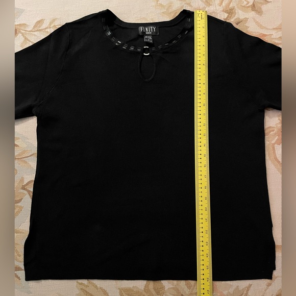 1X black keyhole detail sweater - Picture 4 of 7